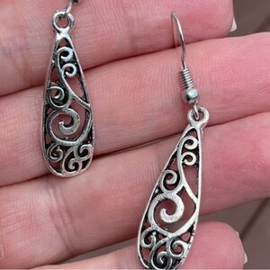 New Silver Tone Classic Retro Tear Drop Hollowed out Dangle Earrings